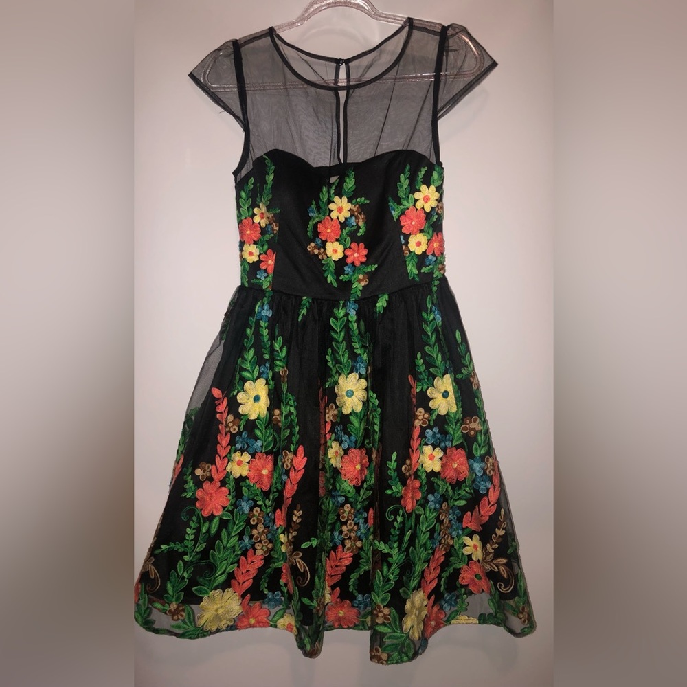 ModCloth Dress S Black Floral Embroidered Swing Flare Sheer Yoke Charmeuse